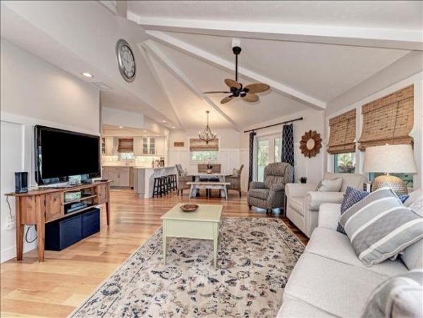 Anna Maria Island Holmes Beach Home 978263