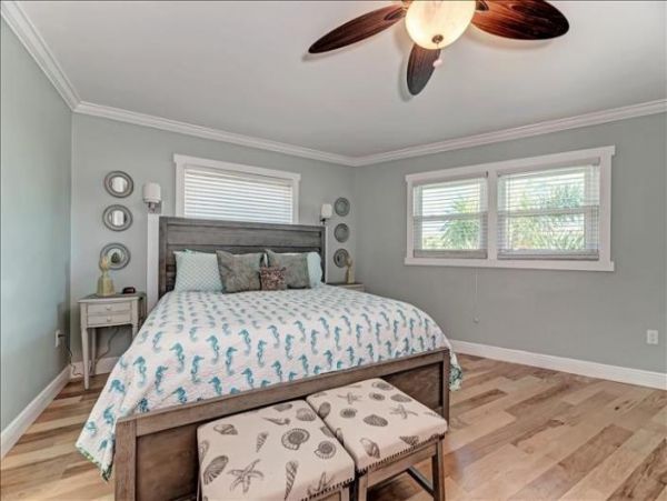 Anna Maria Island Holmes Beach Home 978263