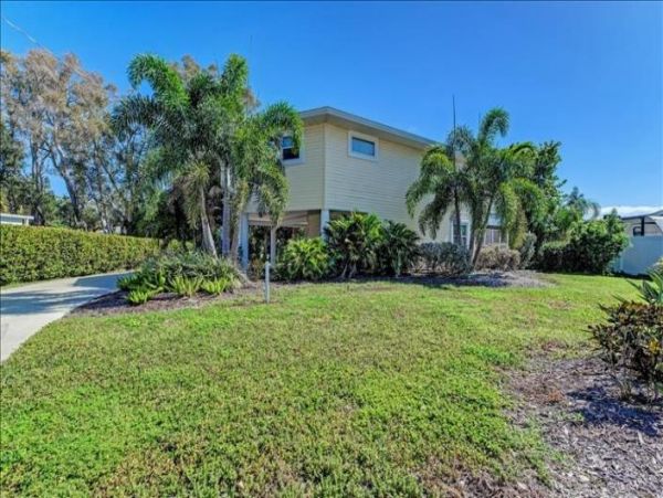 Anna Maria Island Holmes Beach Home 978263
