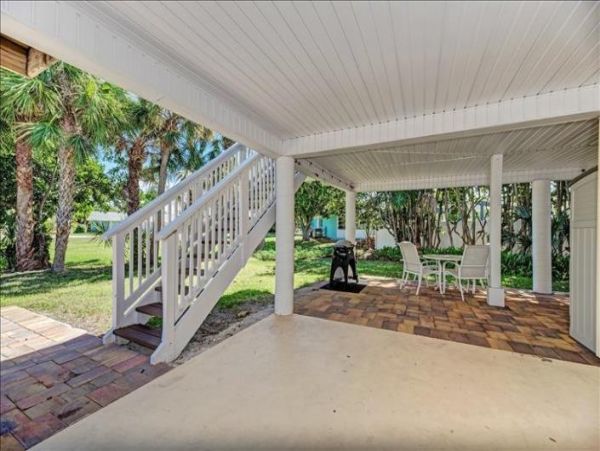 Anna Maria Island Holmes Beach Home 978263