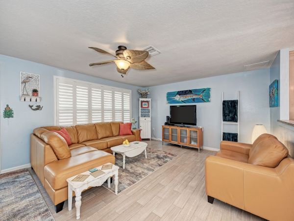 Holmes Beach Vacation Home Private Pool Short Walk to Beach