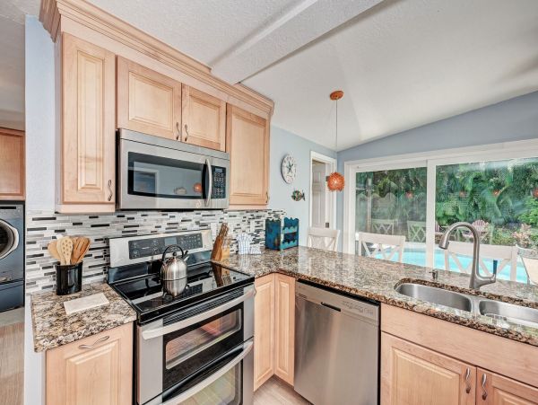 Holmes Beach Vacation Home Private Pool Short Walk to Beach