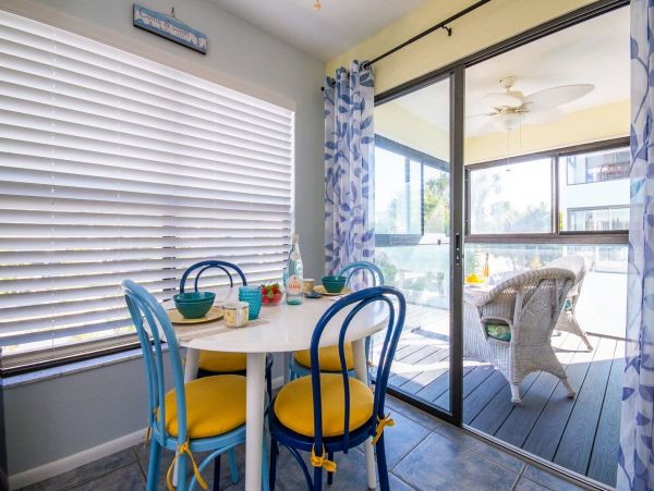 Charming 2 Bedroom Condo on Holmes Beach Sleeps 4 Guests