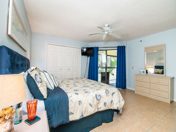 Charming 2 Bedroom Condo on Holmes Beach Sleeps 4 Guests