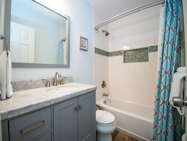 Charming 2 Bedroom Condo on Holmes Beach Sleeps 4 Guests