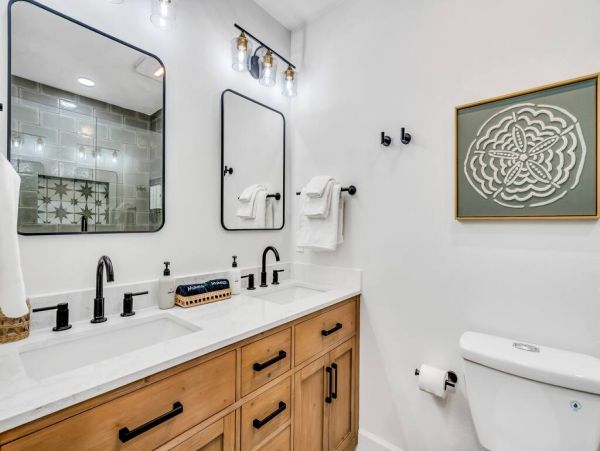 Luxury Holmes Beach Vacation Rental - Anna Maria Island Townhome with Pool & Golf Cart