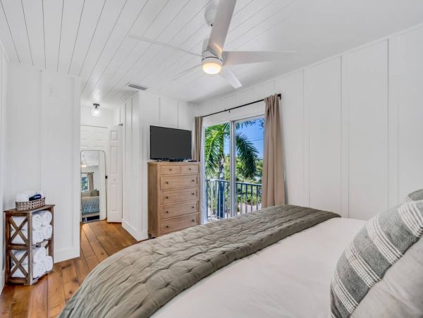 Luxury Holmes Beach Vacation Rental - Anna Maria Island Townhome with Pool & Golf Cart