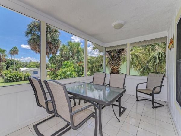 Anna Maria Two Bedroom Walk to Beach Vacation Home with Pool