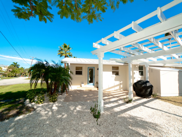 Anna Maria 2 Bedroom Vacation Home Close to the Beach & Bay
