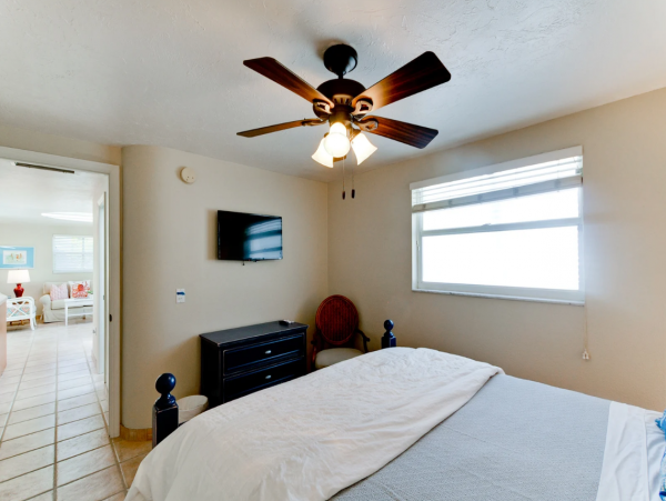 Anna Maria 2 Bedroom Vacation Home Close to the Beach & Bay