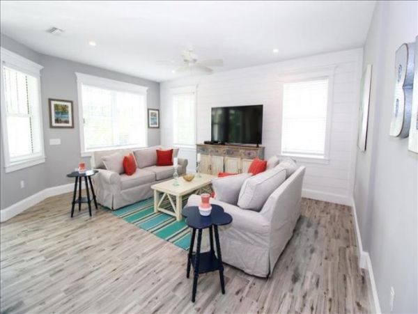Anna Maria Island Holmes Beach Home 978280