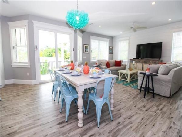 Anna Maria Island Holmes Beach Home 978280