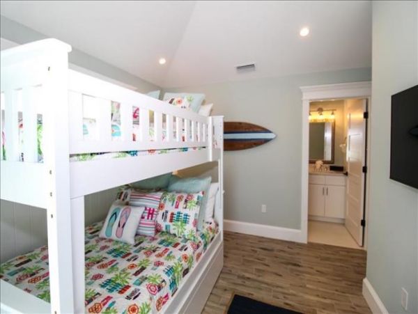 Anna Maria Island Holmes Beach Home 978280