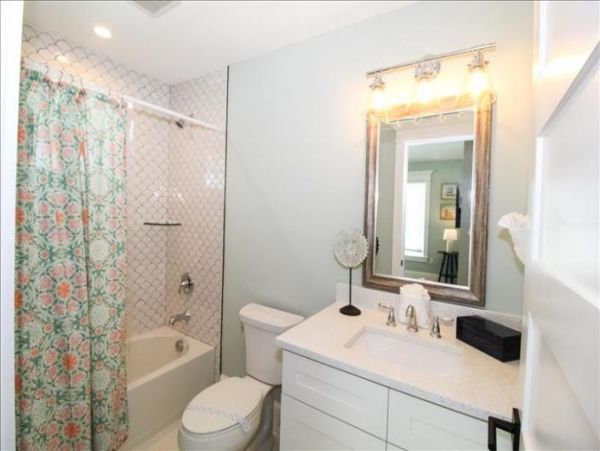 Anna Maria Island Holmes Beach Home 978280