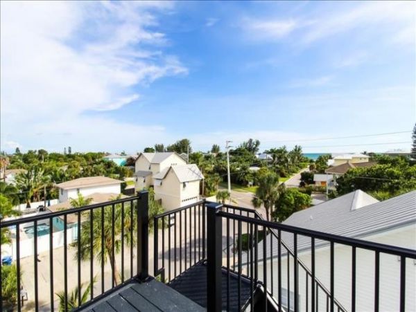 Anna Maria Island Holmes Beach Home 978280