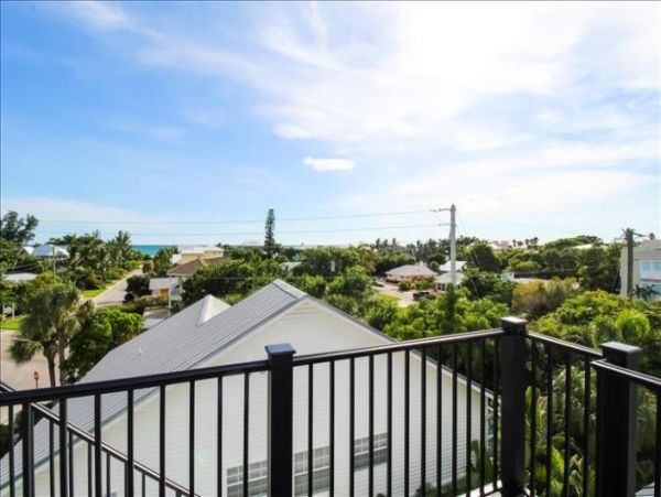 Anna Maria Island Holmes Beach Home 978280