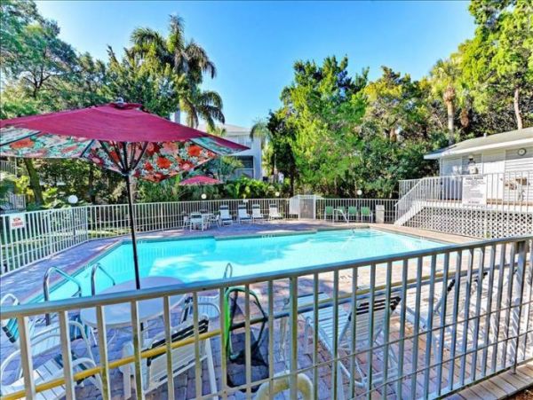 Short Walk to Beach Holmes Beach Vacation Pool Town Home