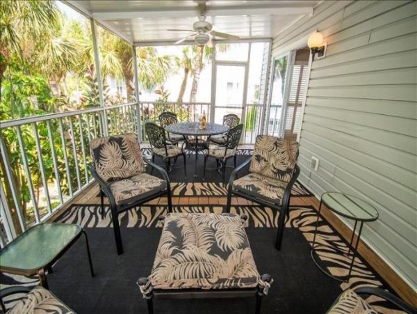 Short Walk to Beach Holmes Beach Vacation Pool Town Home