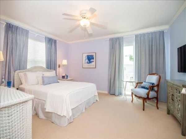 Short Walk to Beach Holmes Beach Vacation Pool Town Home