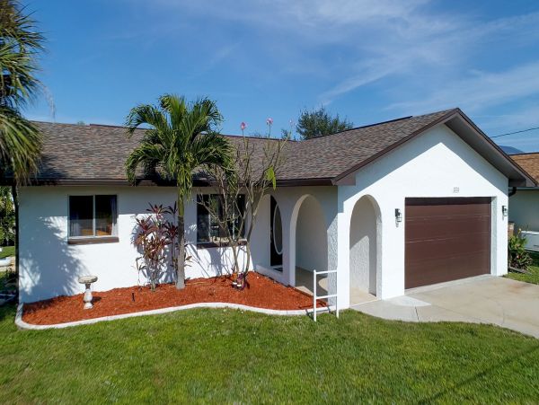 Three Bedrooms Cape Coral Vacation Rental Home