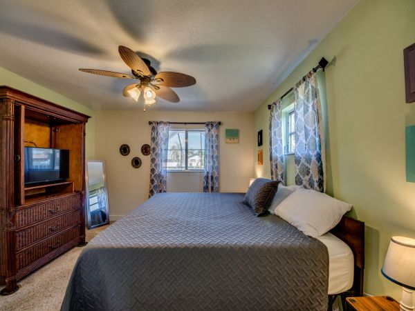 Three Bedrooms Cape Coral Vacation Rental Home
