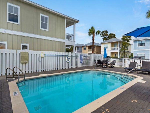 Santa Rosa Vacation Home Four Bedrooms Short Walk To Beach