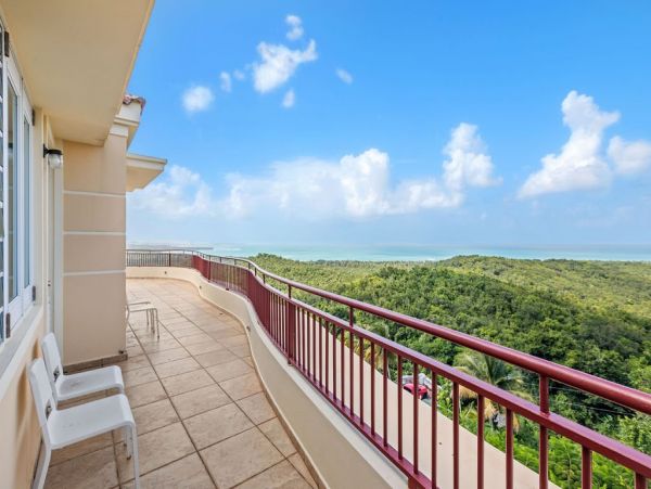 Five Bedroom Ocean View Vacation Home in Puerto Rico