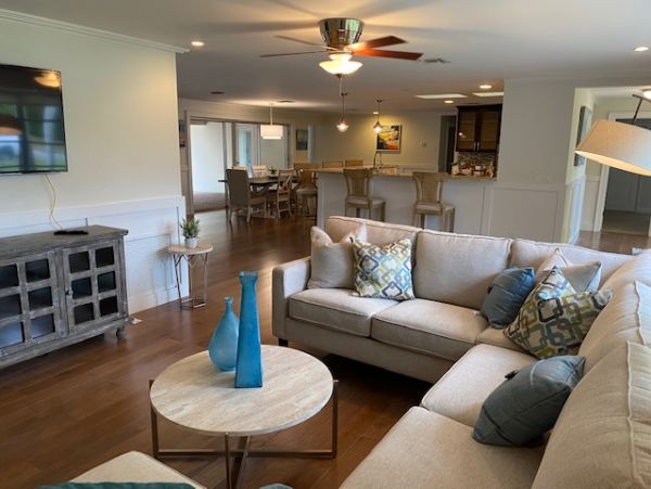 Naples Luxury Vacation Pool Home Sleeps Eight Guests