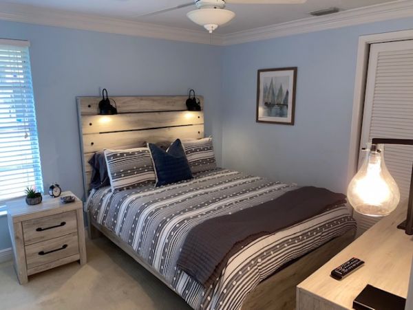Naples Luxury Vacation Pool Home Sleeps Eight Guests