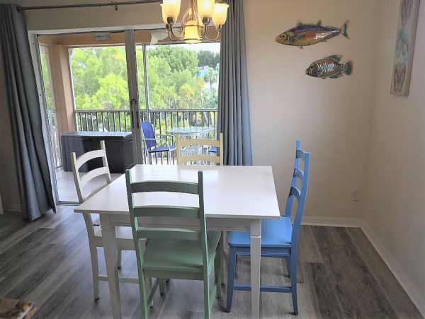 Sanibel Vacation Condo with Pool and Boat Dock