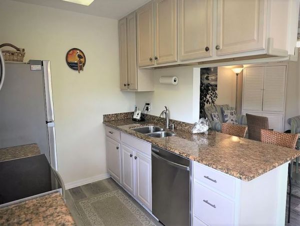 Sanibel Vacation Condo with Pool and Boat Dock