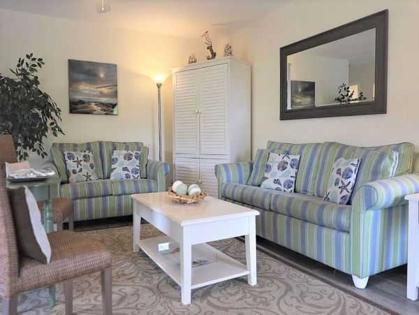 Sanibel Vacation Condo with Pool and Boat Dock