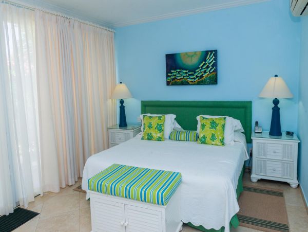Barbados Condo 978416