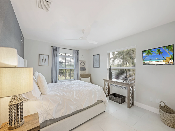 Marco Island Vacation Home Two Bedrooms with Caged Pool