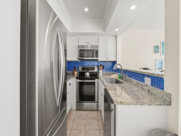 Holmes Beach One Bedroom Beachfront Condo Sleeps 4 Gulf View