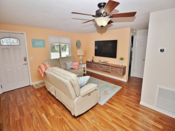New Smyrna Beach Home 978572