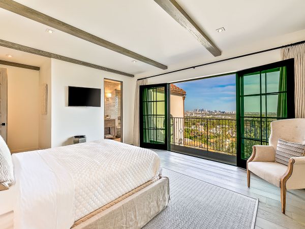 Luxury Hollywood Hills 8 Bedroom Pool Villa Sweeping Views