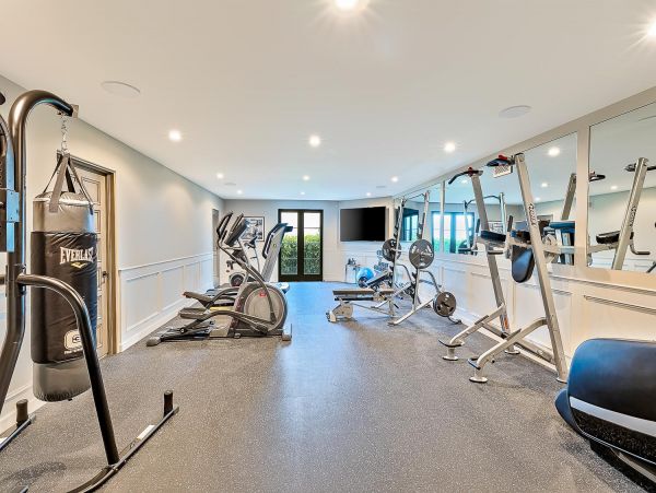 Luxury Hollywood Hills 8 Bedroom Pool Villa Sweeping Views