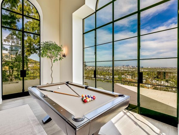 Luxury Hollywood Hills 8 Bedroom Pool Villa Sweeping Views