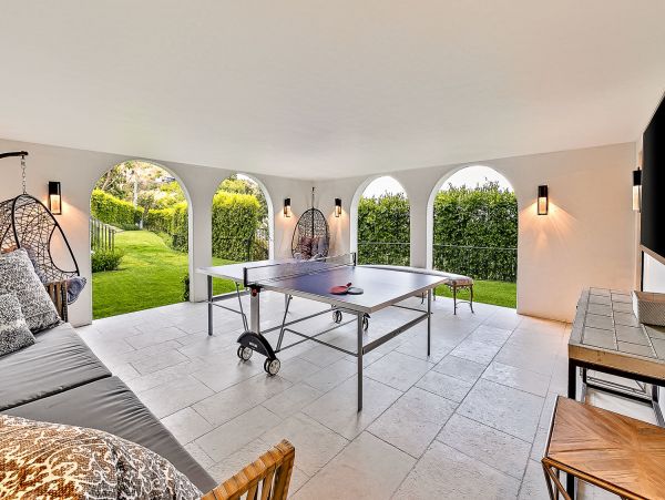 Luxury Hollywood Hills 8 Bedroom Pool Villa Sweeping Views