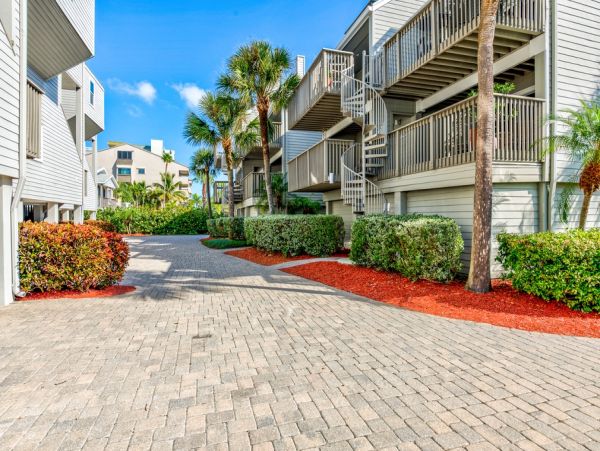 Indian Shores Luxury Vacation Condo on Beach Gulf Views