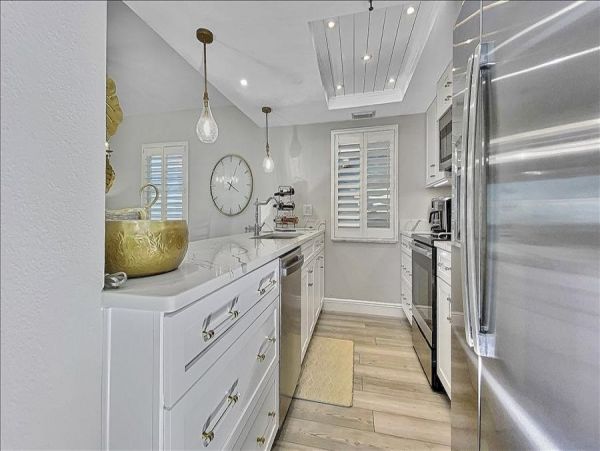 Indian Shores Luxury Vacation Condo on Beach Gulf Views
