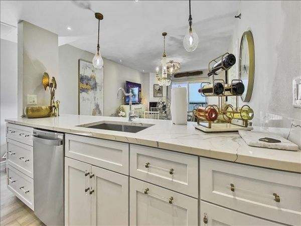 Indian Shores Luxury Vacation Condo on Beach Gulf Views