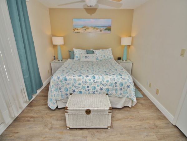 New Smyrna Beach Condo 978619