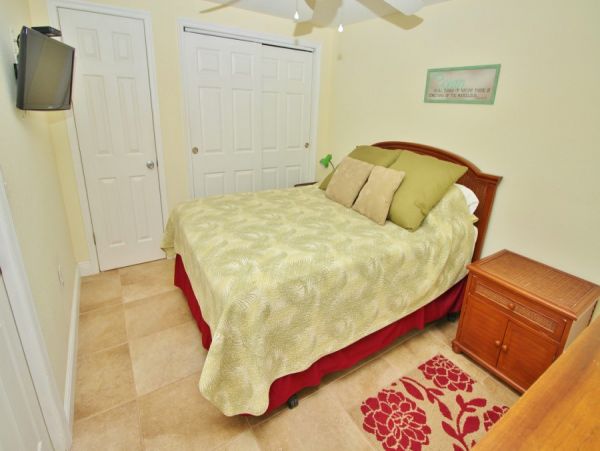 New Smyrna Beach Condo 978680