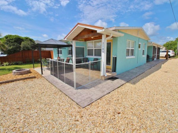 New Smyrna Beach Condo 978680