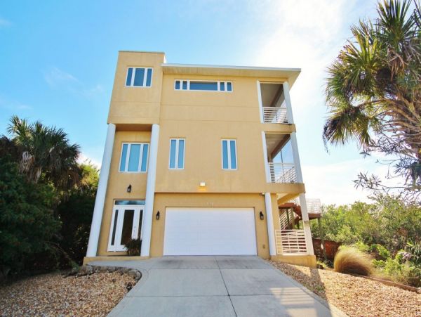 Riverfront Vacation Home in New Smyrna with Two Boat Docks Sleeps 12