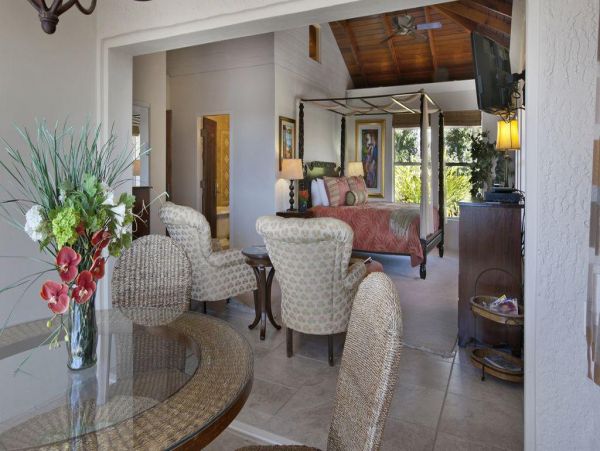 Five bedrooms Ocean View Luxury Home With Private Pool
