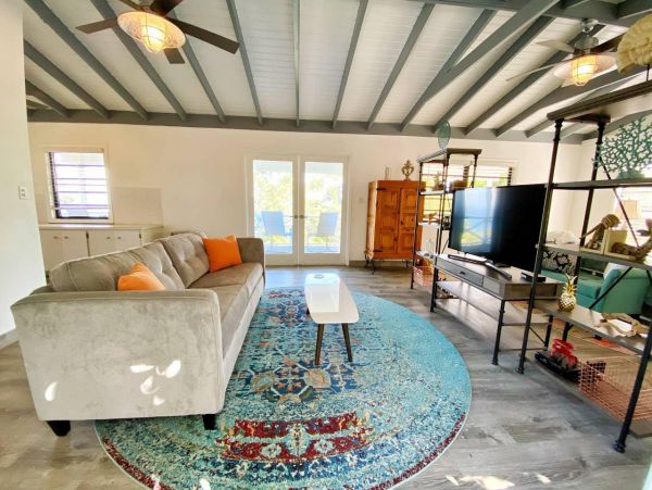 St. Thomas Home 978747