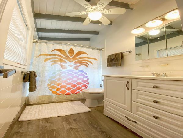 St. Thomas Home 978747